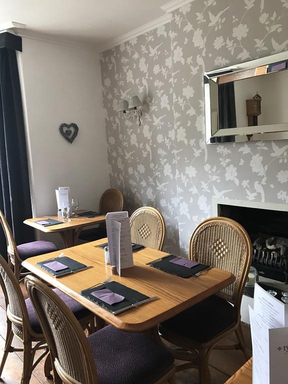 Ty Mawr Hotel Llanbedr  Eksteriør billede
